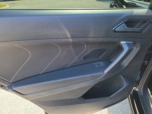 Used 2023 Volkswagen Tiguan SE R-Line image 13