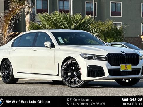 Used 2021 BMW 740i w/ M Sport Package image 1