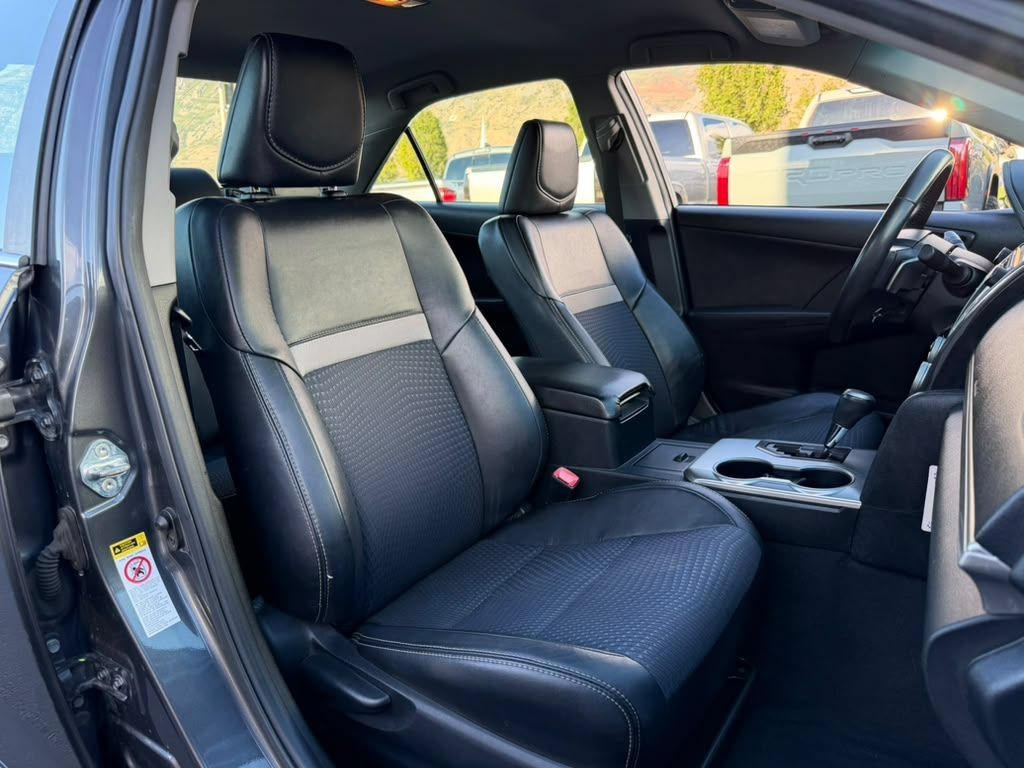 Used 2012 Toyota Camry SE FWD image 17