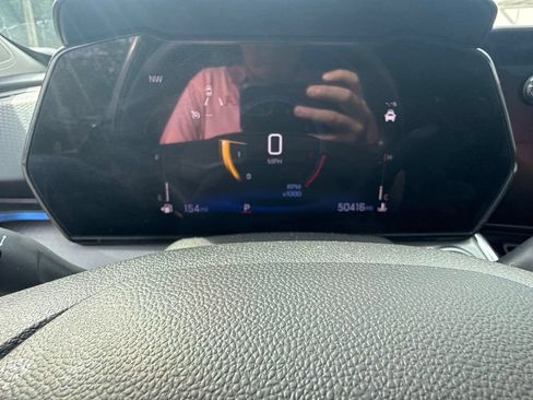 Used 2025 Chevrolet Trax LT FWD image 13
