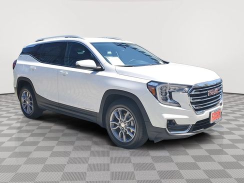 Used 2024 GMC Terrain SLT FWD image 3