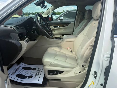 Used 2020 Cadillac Escalade Premium Luxury AWD/4WD image 7