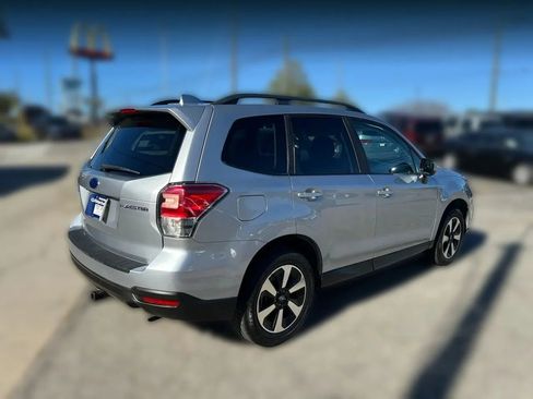Used 2018 Subaru Forester 2.5i Premium w/ All-Weather Package image 12