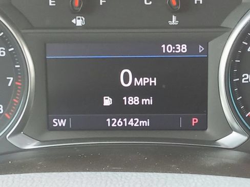 Used 2021 Chevrolet Traverse LT w/ LPO, Floor Liner Package FWD image 25