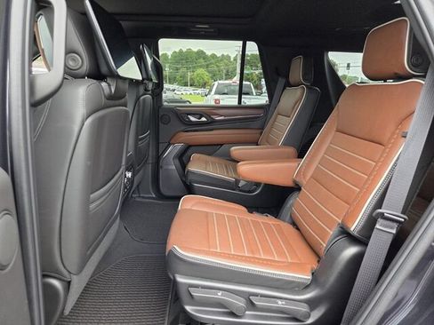 Used 2023 GMC Yukon Denali Ultimate AWD/4WD image 14