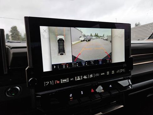 Used 2025 GMC Hummer EV 2X image 28