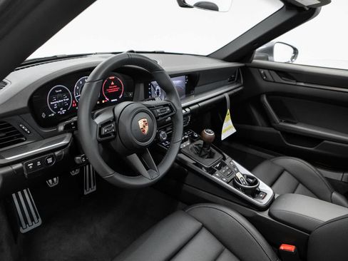 New 2026 Porsche 911 Carrera T RWD image 4
