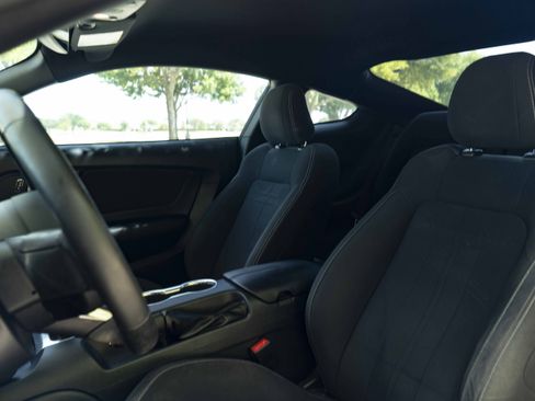 Used 2021 Ford Mustang Coupe RWD image 17