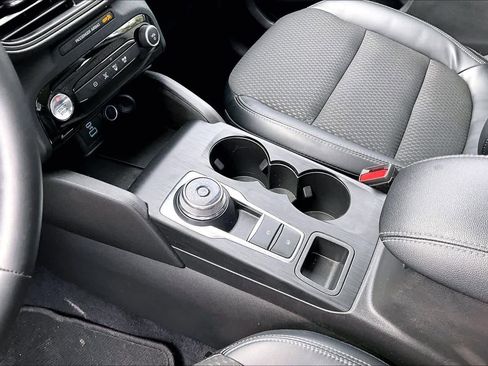 Used 2023 Ford Escape SE image 17