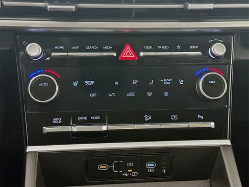 Used 2025 Hyundai Santa Fe SEL image 18