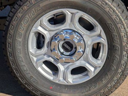 New 2026 Ford F250 XLT w/ FX4 Off-Road Package AWD/4WD image 9