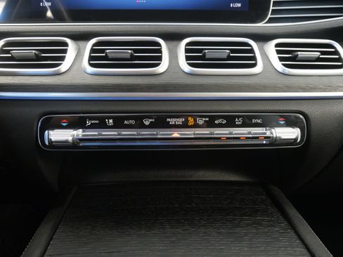 Used 2024 Mercedes-Benz GLE 450 4MATIC image 29