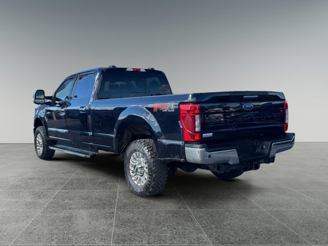 Used 2022 Ford F350 XLT w/ XLT Premium Package AWD/4WD image 3