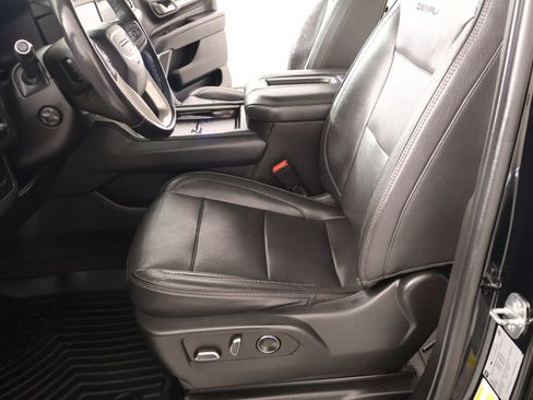 Used 2021 GMC Yukon XL Denali w/ Advanced Technology Package AWD/4WD image 12