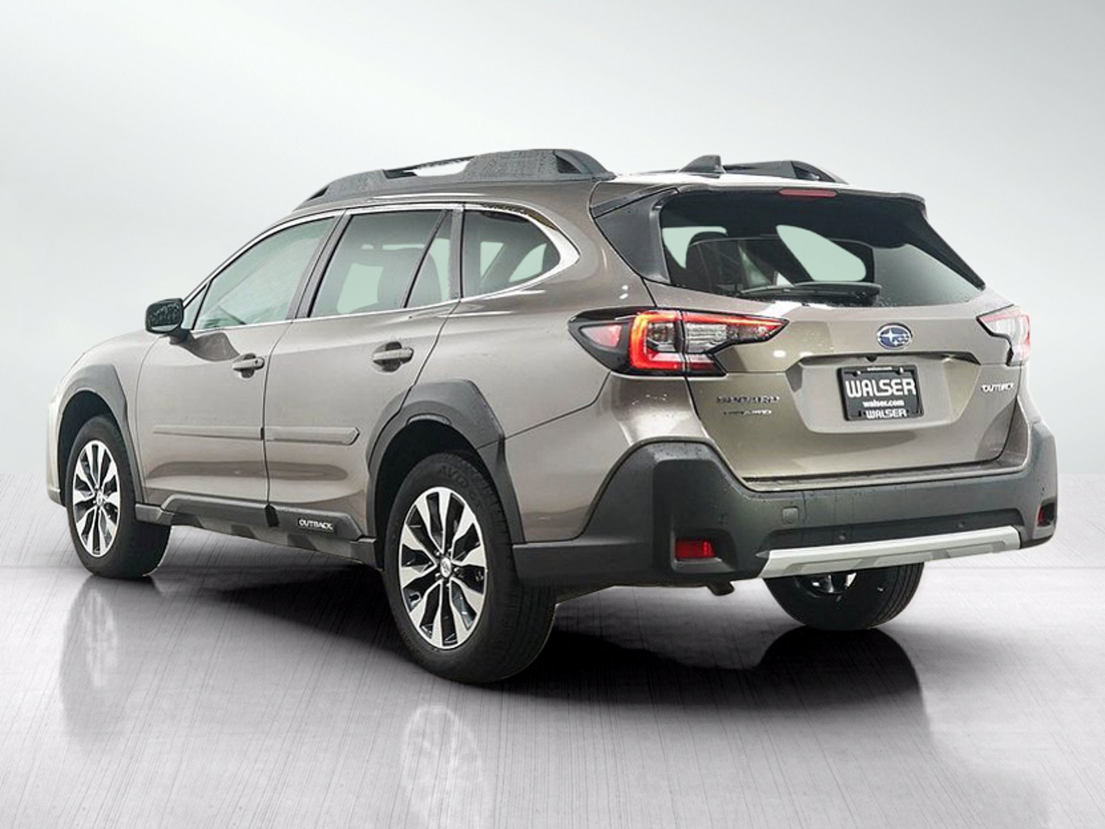 Used 2024 Subaru Outback Limited AWD/4WD image 3