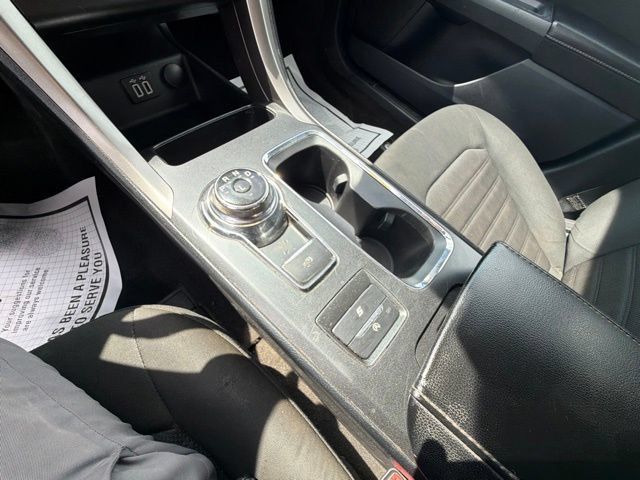 Used 2020 Ford Fusion SE FWD image 33