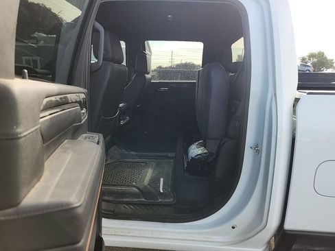 Used 2025 GMC Sierra 2500 AT4 AWD/4WD image 7