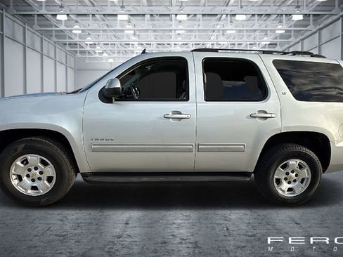 Used 2014 Chevrolet Tahoe LT RWD image 2