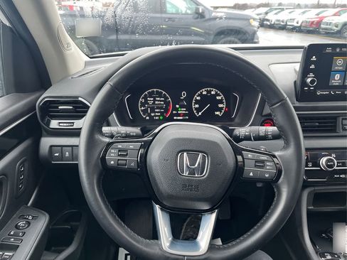 Used 2025 Honda Pilot Touring image 17