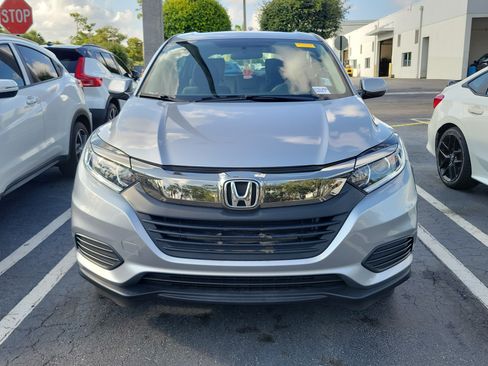 Certified 2021 Honda HR-V LX image 2