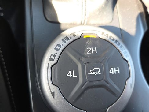 New 2025 Ford Bronco Outer Banks image 17