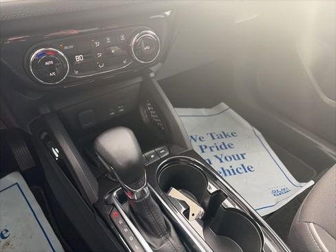 Used 2024 Chevrolet TrailBlazer LT w/ Convenience Package image 18