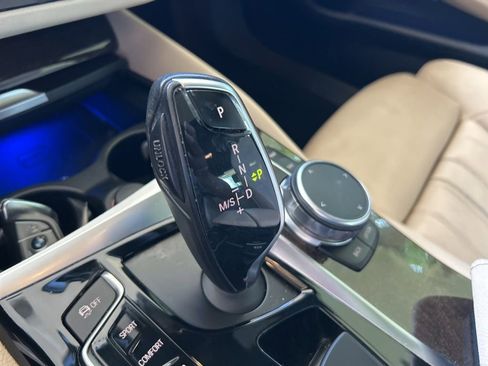 Used 2018 BMW 530e xDrive image 8