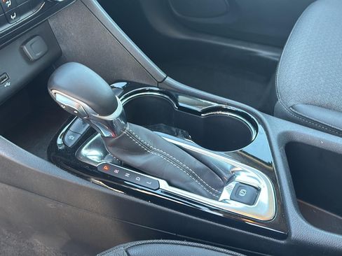 Used 2025 Buick Encore GX Preferred FWD image 19