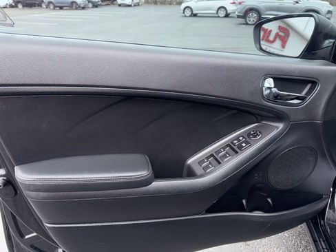 Used 2018 Kia Forte LX image 10