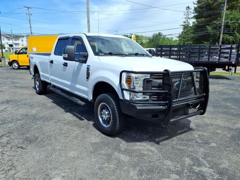 Used 2018 Ford F250 XL w/ Power Equipment Group AWD/4WD image 7