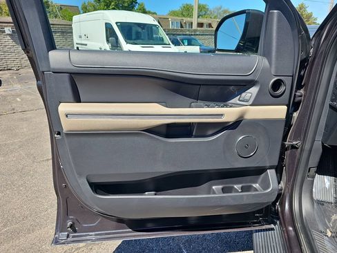 Used 2024 Ford Expedition Max Limited AWD/4WD image 27