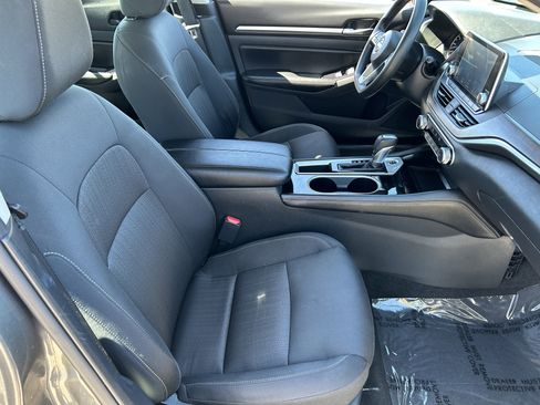 Used 2023 Nissan Altima 2.5 SV image 10