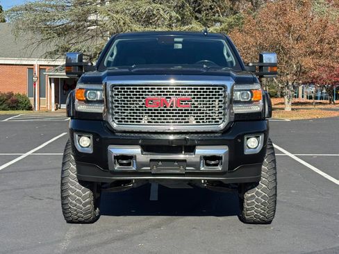 Used 2016 GMC Sierra 2500 Denali w/ Duramax Plus Package AWD/4WD image 3