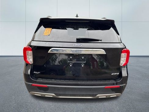 Used 2023 Ford Explorer XLT w/ Equipment Group 202A AWD/4WD image 3