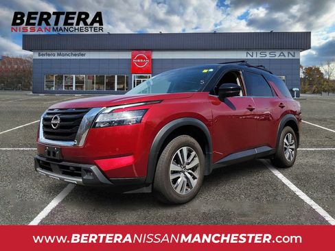 Used 2023 Nissan Pathfinder SL w/ Cargo Package image 1