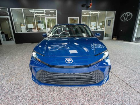 Used 2025 Toyota Camry LE FWD image 6