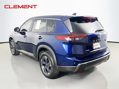 Used 2024 Nissan Rogue SV FWD image 9