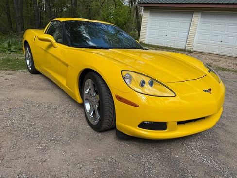 Used 2007 Chevrolet Corvette Coupe w/ Preferred Equipment Group RWD image 1