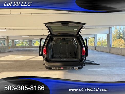 Used 2006 Chrysler Town & Country Touring w/ Trailer Tow Prep Group FWD image 34