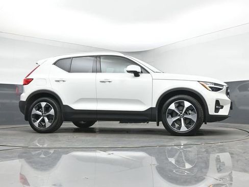 Used 2023 Volvo XC40 B5 Plus w/ Driver Assist Package AWD/4WD image 37