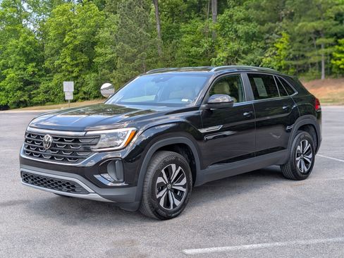 Used 2024 Volkswagen Atlas Cross Sport SE FWD image 5