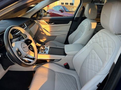 Certified 2023 Jaguar F-PACE S image 18