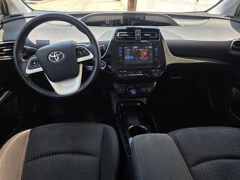 Used 2017 Toyota Prius Three FWD image 11