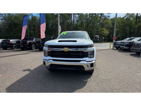 Used 2024 Chevrolet Silverado 3500 LT image 7