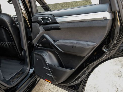 Used 2018 Porsche Cayenne GTS w/ Premium Package Plus image 50