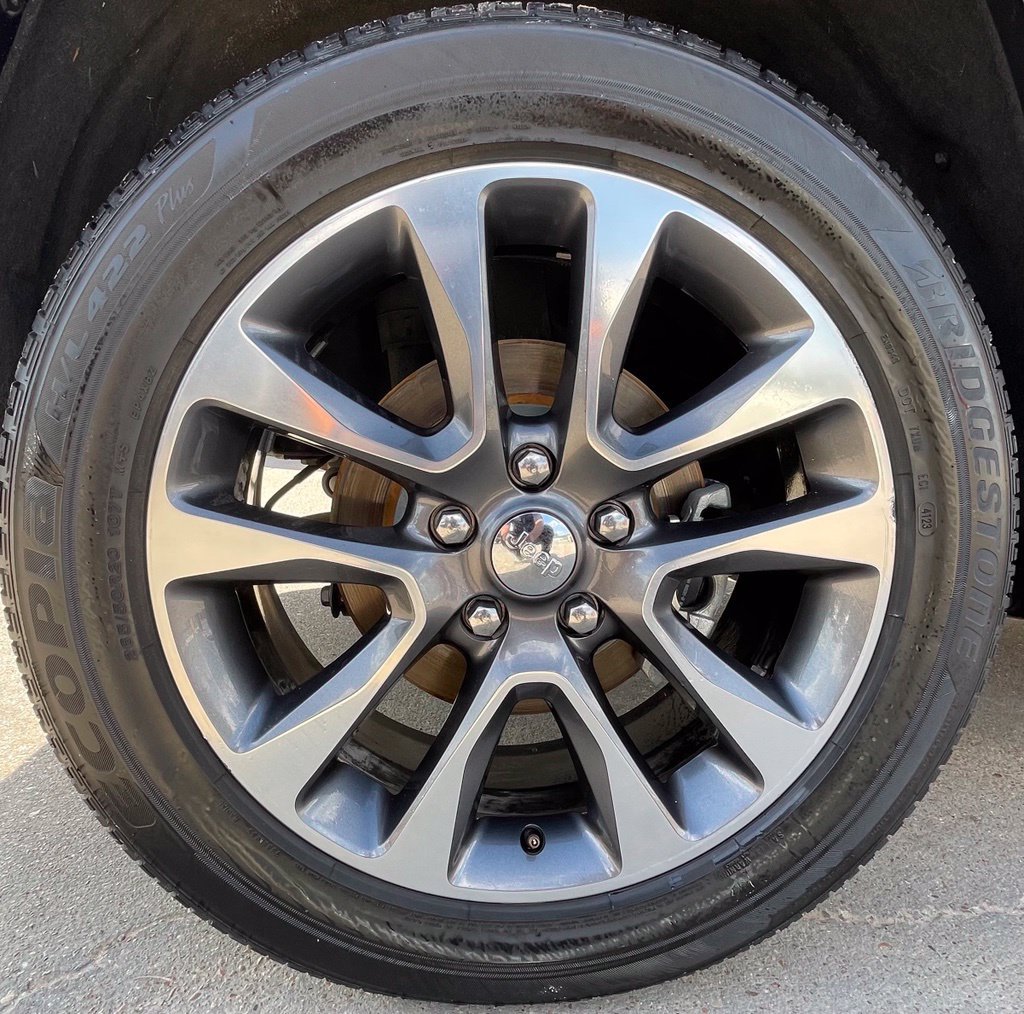 Used 2018 Jeep Grand Cherokee Overland RWD image 14