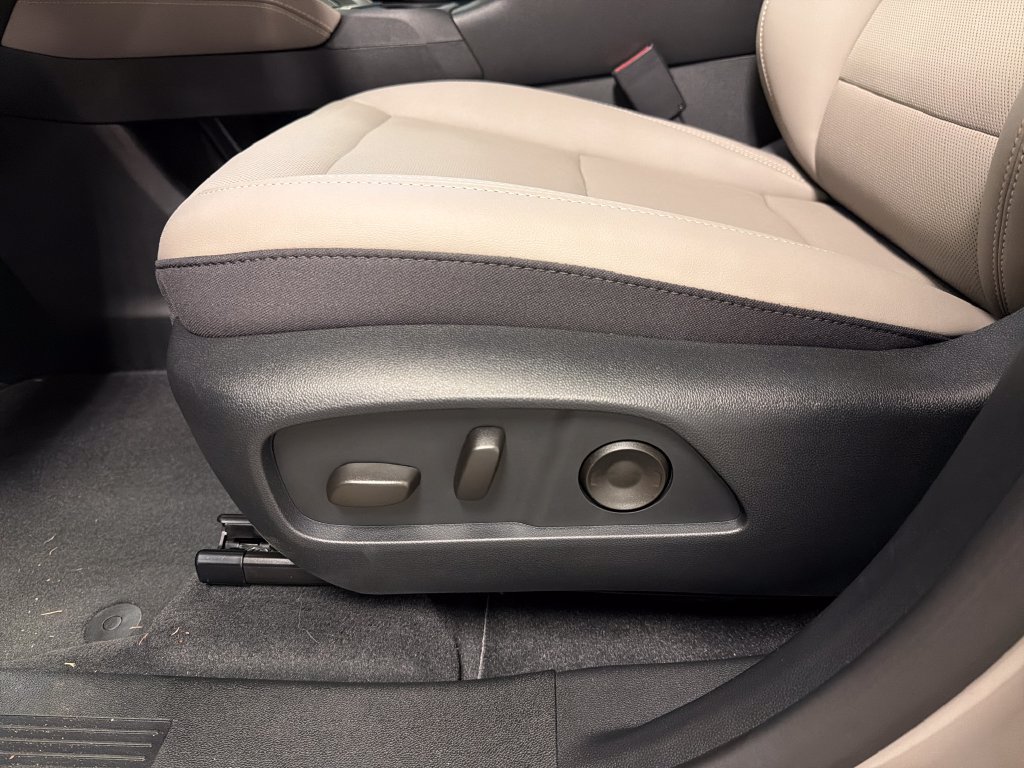 New 2027 GMC Terrain Elevation w/ Elevation Premium Package FWD image 25