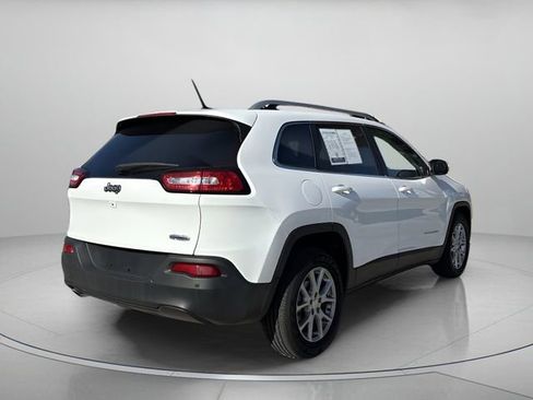 Used 2018 Jeep Cherokee Latitude w/ Safety Group image 3