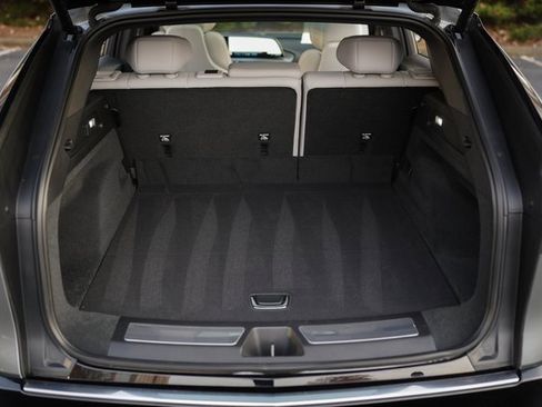 Used 2024 Cadillac Lyriq Luxury image 36