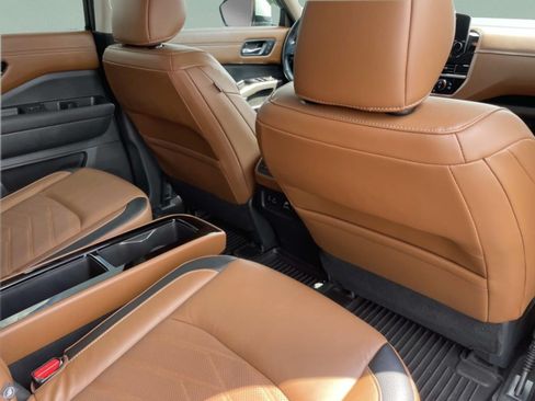 Used 2022 Nissan Pathfinder Platinum w/ Cargo Package FWD image 16